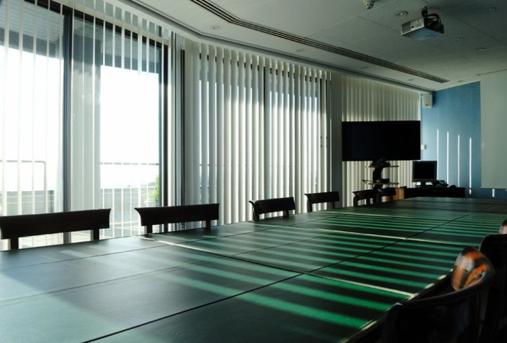 luxury-office-window-curtains-in-dubai-for-executive-meeting-rooms