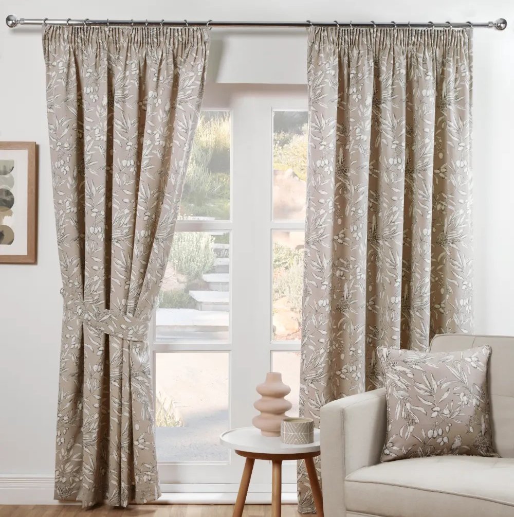 Buy ready made curtains online in Dubai with modern designs and fast delivery