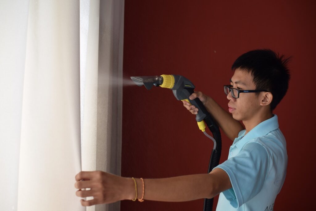 professional-curtain-cleaning dubai